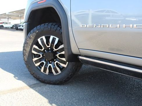 Used 2025 GMC Sierra 2500 Denali Ultimate AWD/4WD image 11