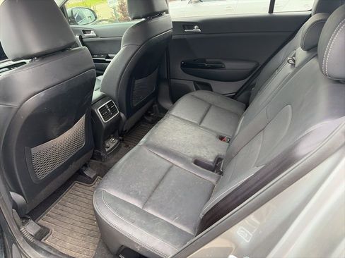 Used 2020 Kia Sportage EX w/ EX Technology Package image 3