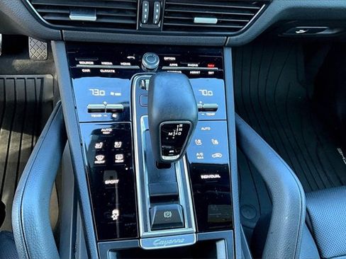 Used 2022 Porsche Cayenne image 15