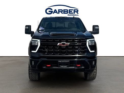 Used 2024 Chevrolet Silverado 2500 ZR2 w/ Technology Package image 8