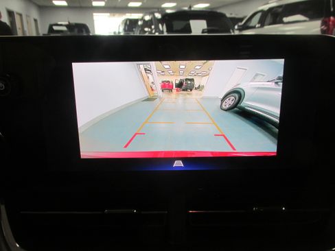 Used 2025 Chevrolet Trax LT w/ LT Convenience Package image 33