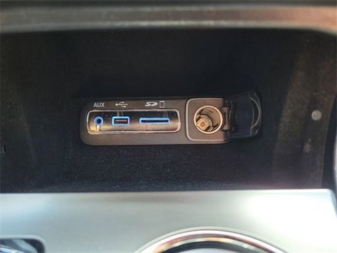 Used 2017 Jeep Grand Cherokee Overland image 34