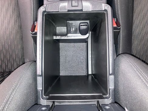 Used 2019 Nissan Rogue SV image 11