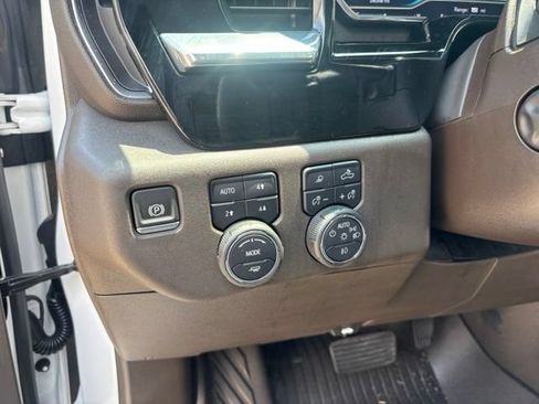 Used 2025 Chevrolet Silverado 1500 LTZ AWD/4WD image 21