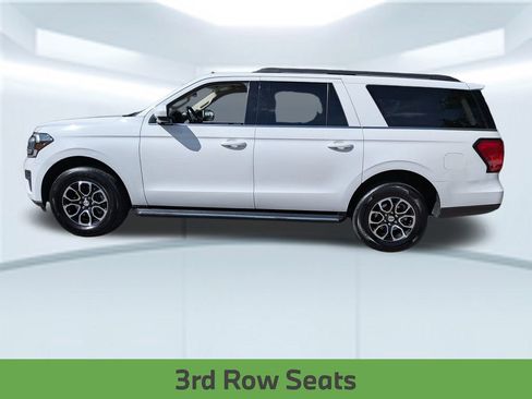 Used 2023 Ford Expedition Max XLT image 2