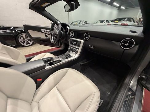 Used 2013 Mercedes-Benz SLK 250 image 27