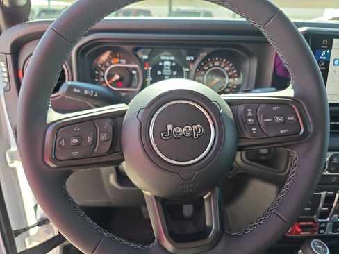 New 2025 Jeep Wrangler Unlimited Rubicon w/ Steel Bumper Group image 10