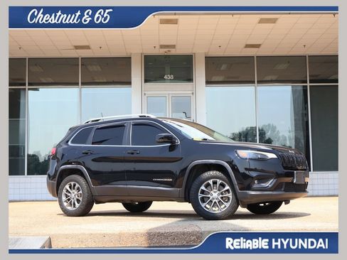 Used 2020 Jeep Cherokee Latitude Plus w/ Cold Weather Group AWD/4WD image 1
