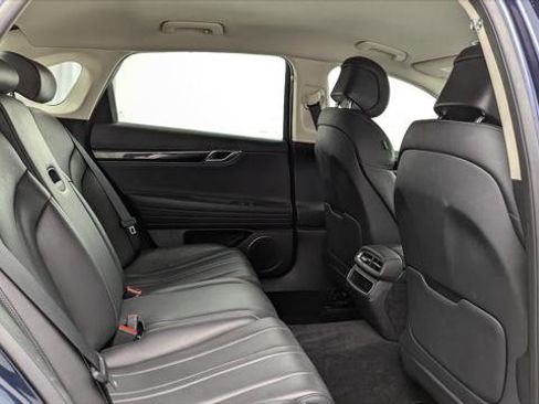 Used 2023 Genesis G80 2.5T image 17