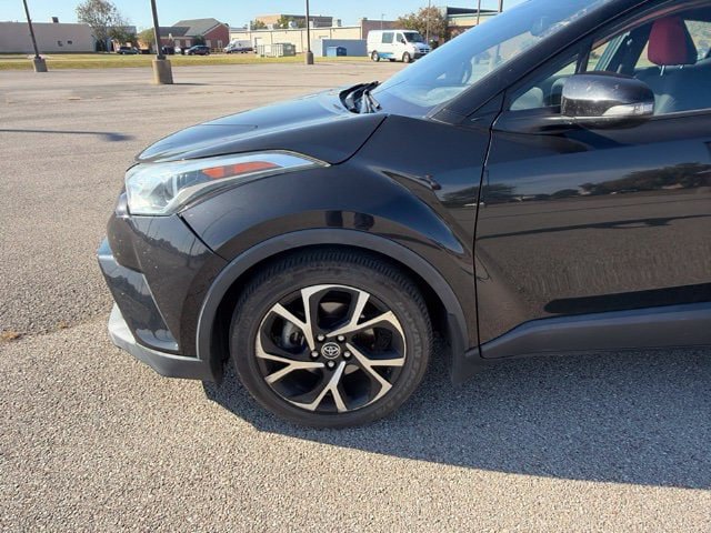 Used 2018 Toyota C-HR XLE FWD image 6