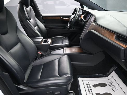 Used 2020 Tesla Model X Long Range image 36