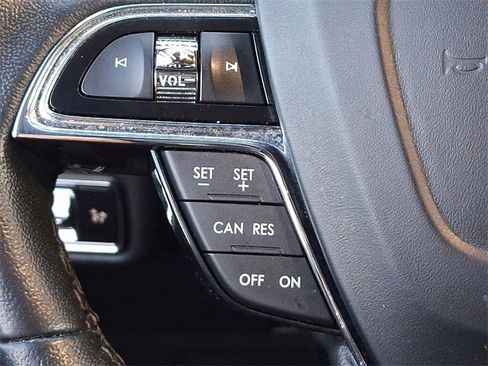 Certified 2023 Lincoln Nautilus AWD w/ Premium Package image 22