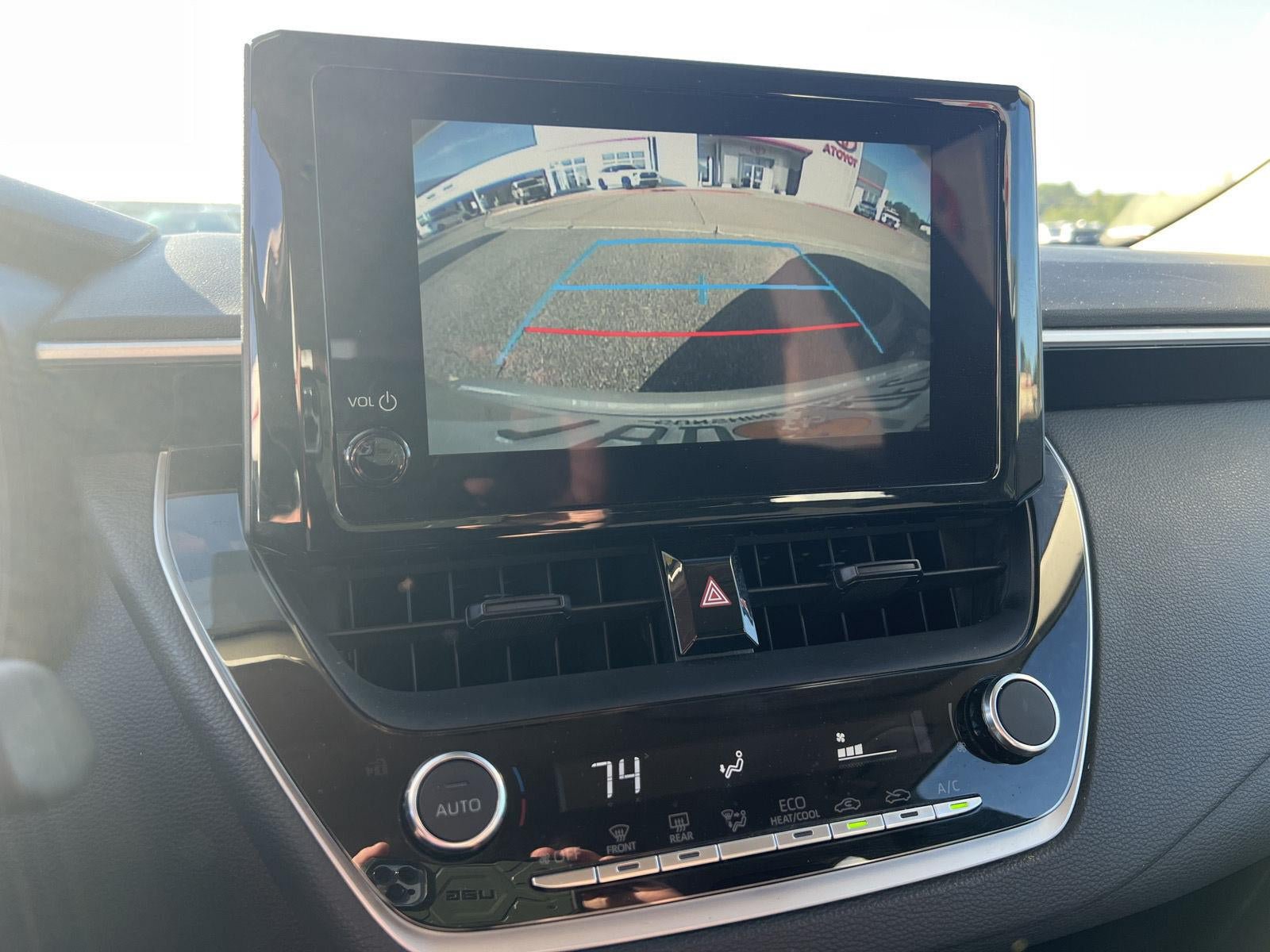Used 2025 Toyota Corolla LE FWD image 5