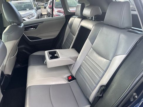Used 2021 Toyota RAV4 XLE Premium image 32