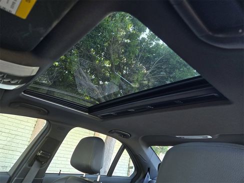 Used 2011 Mercedes-Benz C 350 Sport image 16