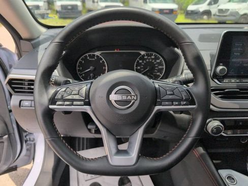 Used 2025 Nissan Altima 2.5 SR AWD/4WD image 22