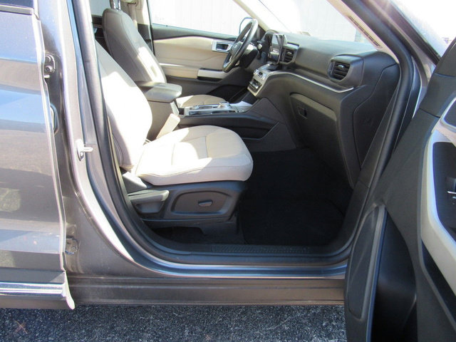 Used 2022 Ford Explorer XLT AWD/4WD image 13