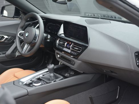 Used 2026 BMW Z4 M40i RWD image 28
