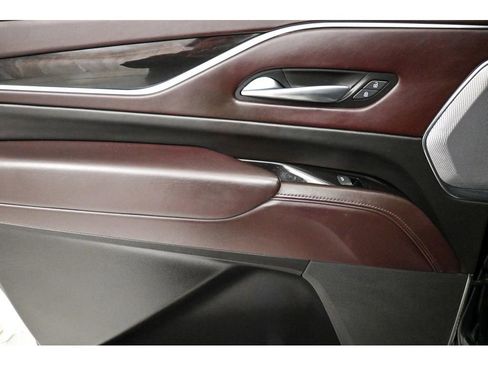 Used 2022 Cadillac Escalade ESV Premium Luxury Platinum image 25