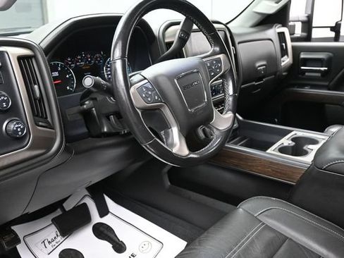 Used 2019 GMC Sierra 2500 Denali w/ Duramax Plus Package AWD/4WD image 14
