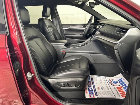 Used 2024 Jeep Grand Cherokee L Limited w/ Trailer Tow Package image 32