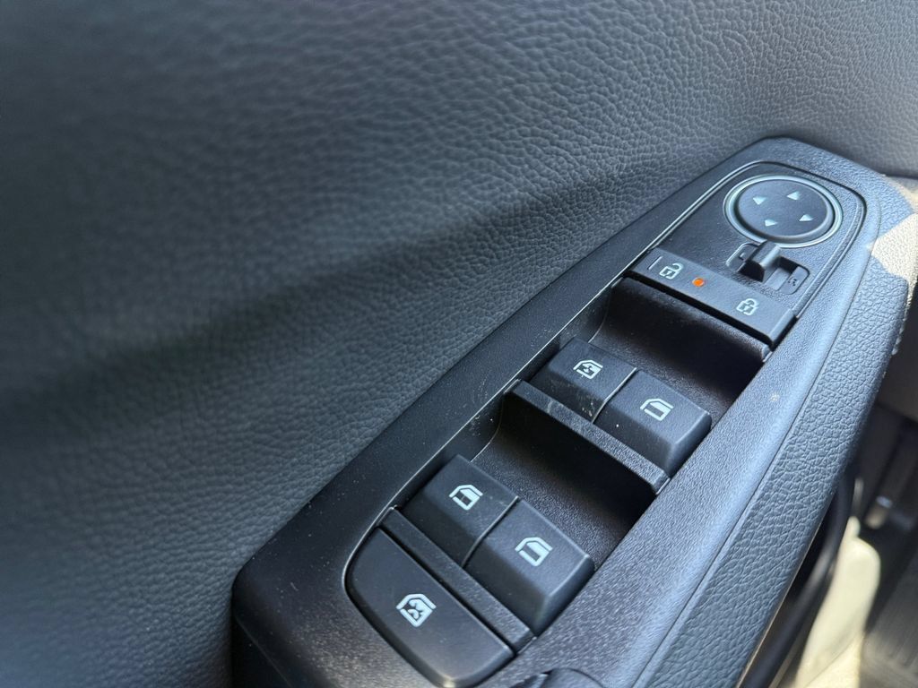 New 2026 Kia Seltos SX AWD/4WD image 28