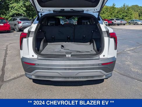 Used 2024 Chevrolet Blazer EV LT AWD/4WD image 28
