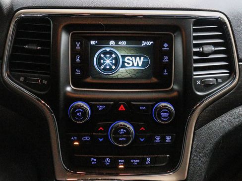 Used 2017 Jeep Grand Cherokee Laredo w/ Quick Order Package 23E AWD/4WD image 15