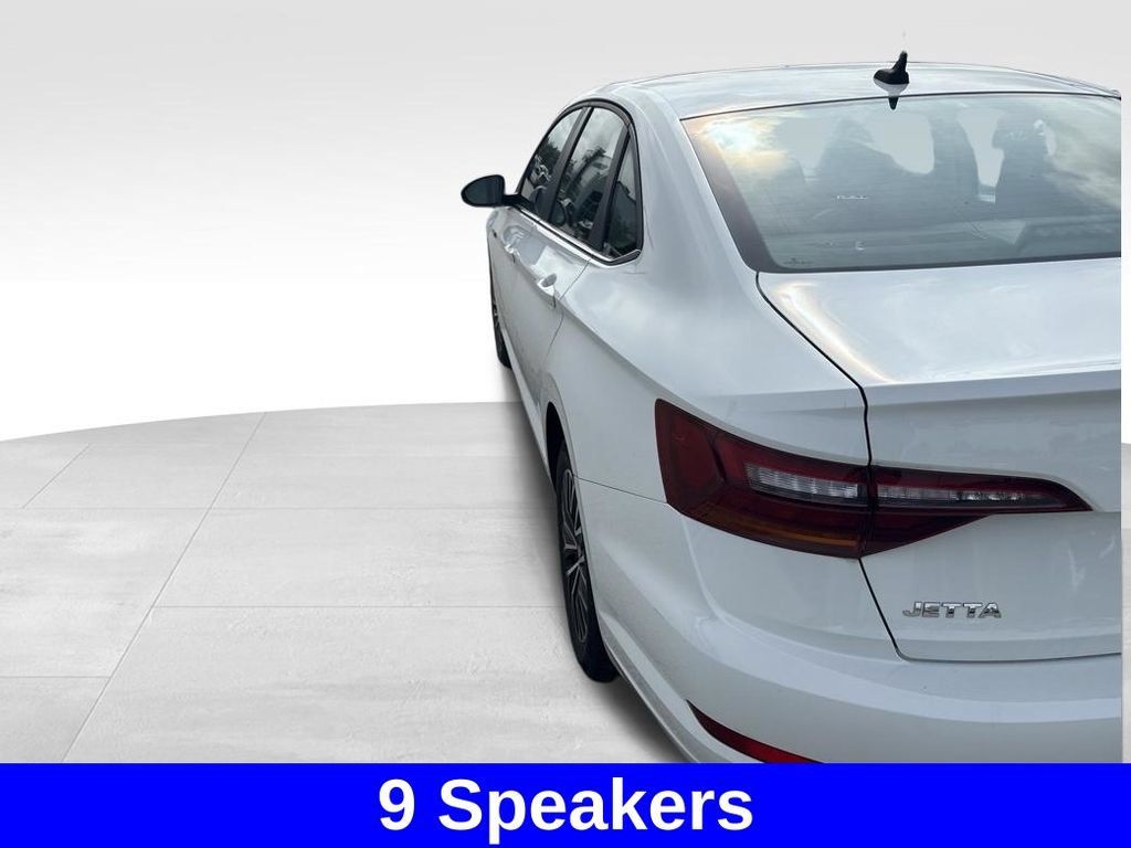 Used 2019 Volkswagen Jetta SEL w/ Cold Weather Package FWD image 4