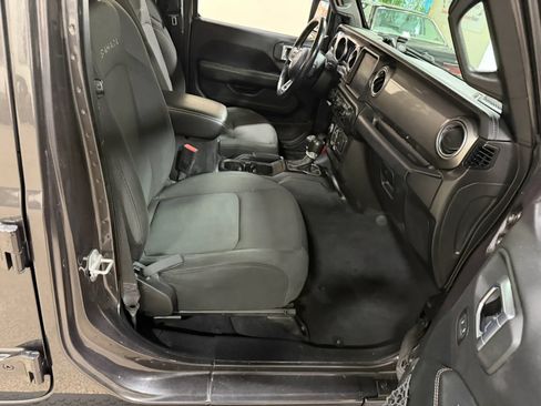 Used 2020 Jeep Wrangler Unlimited Sahara w/ Uconnect 4C Nav & Sound Group AWD/4WD image 38