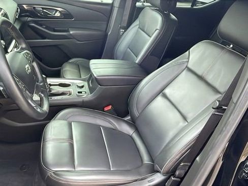 Used 2023 Chevrolet Traverse RS w/ LPO, Cargo Package FWD image 11