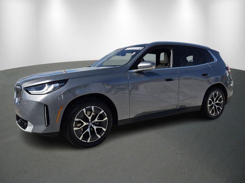 Certified 2025 BMW X3 xDrive30i w/ Premium Package image 3