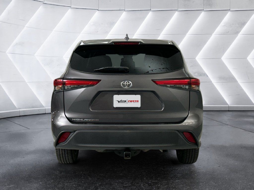 Used 2020 Toyota Highlander L FWD image 5