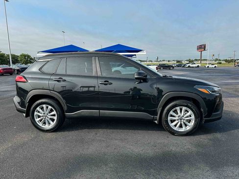 Used 2023 Toyota Corolla Cross LE FWD image 5
