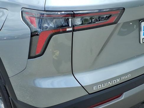 New 2026 Chevrolet Equinox LT AWD/4WD image 9