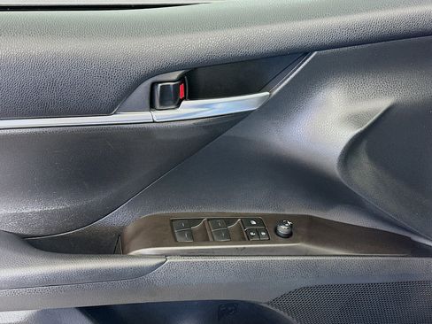 Used 2024 Toyota Camry SE w/ Convenience Package image 15