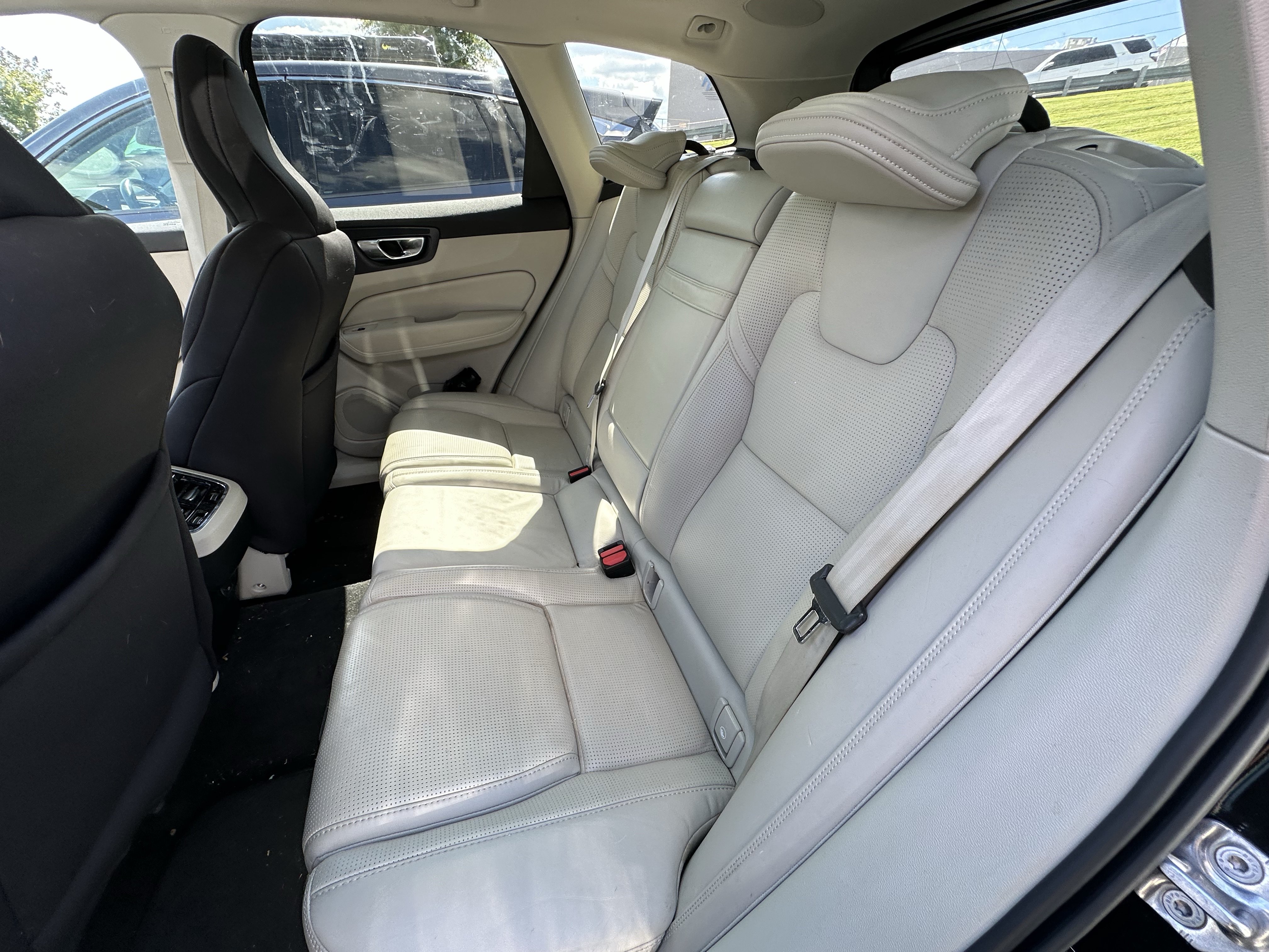 Used 2021 Volvo XC60 T6 Inscription w/ Protection Package Premier AWD/4WD image 27