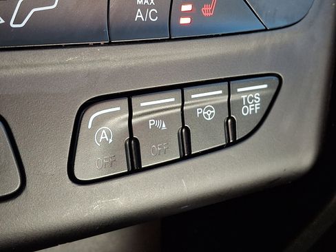 Certified 2019 Ford Escape Titanium image 32