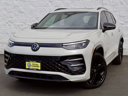 New 2026 Volkswagen Tiguan SE R-Line AWD/4WD image 3