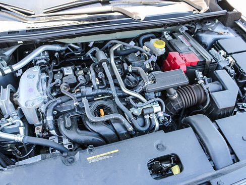 Used 2025 Nissan Sentra SR w/ SR Premium Package FWD image 26