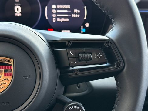 New 2025 Porsche Macan Electric image 29