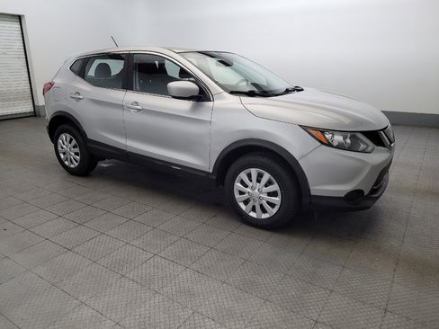 Used 2018 Nissan Rogue Sport S image 11