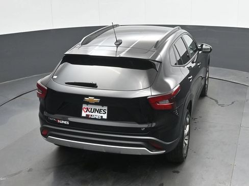 Used 2025 Chevrolet Trax LT FWD image 29