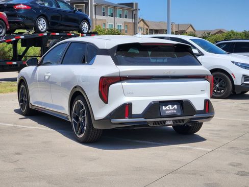 New 2026 Kia K4 EX w/ GT-Line Premium Package FWD image 4