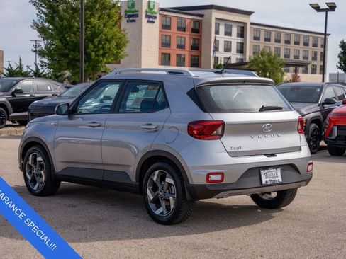 Certified 2023 Hyundai Venue SEL image 5