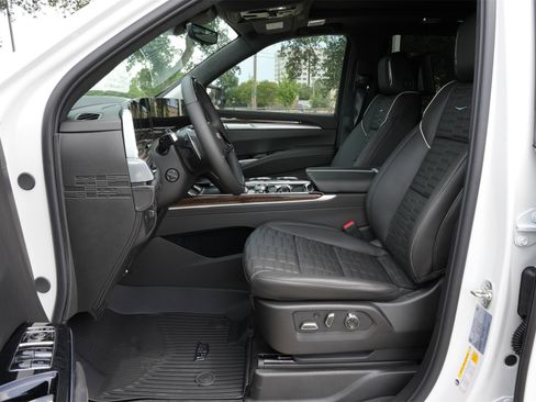 New 2025 Cadillac Escalade Sport Platinum w/ LPO, ONYX Package image 18