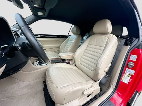 Used 2013 Volkswagen Beetle 2.0T image 21