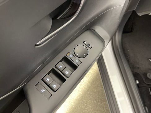 New 2026 Hyundai Kona SE image 18