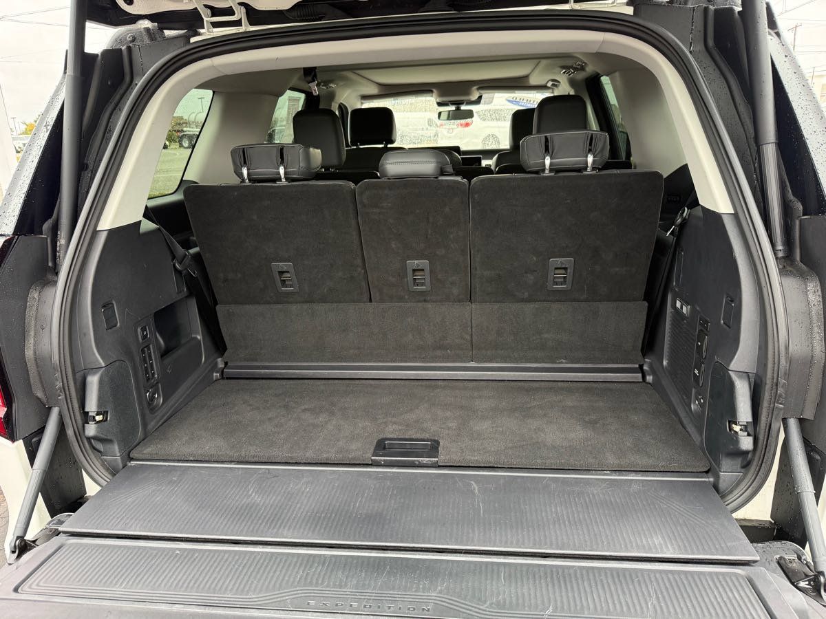 Used 2025 Ford Expedition Active AWD/4WD image 13
