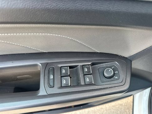 Used 2023 Volkswagen Atlas SE w/ Panoramic Sunroof Package AWD/4WD image 14